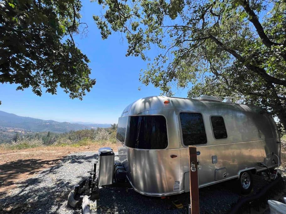 Modern Airstream With Amazing View - 10 To 15 Minutes From Kings Canyon National Park Dunlap Eksteriør billede
