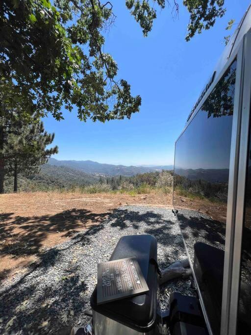 Modern Airstream With Amazing View - 10 To 15 Minutes From Kings Canyon National Park Dunlap Eksteriør billede