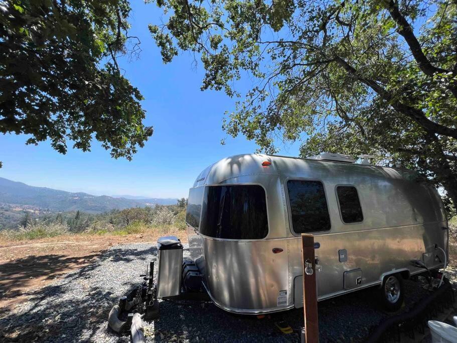 Modern Airstream With Amazing View - 10 To 15 Minutes From Kings Canyon National Park Dunlap Eksteriør billede