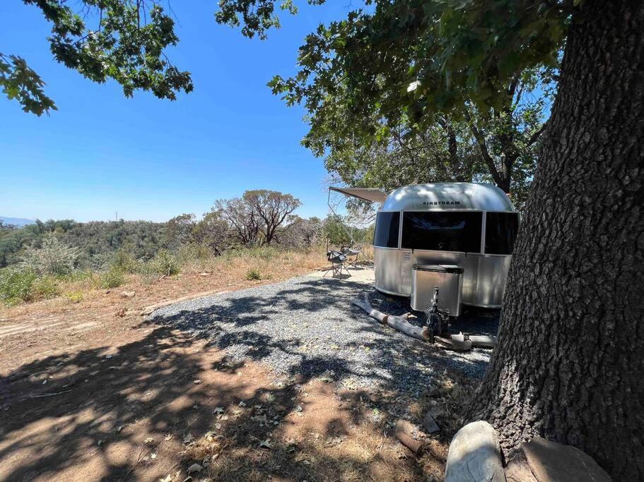 Modern Airstream With Amazing View - 10 To 15 Minutes From Kings Canyon National Park Dunlap Eksteriør billede