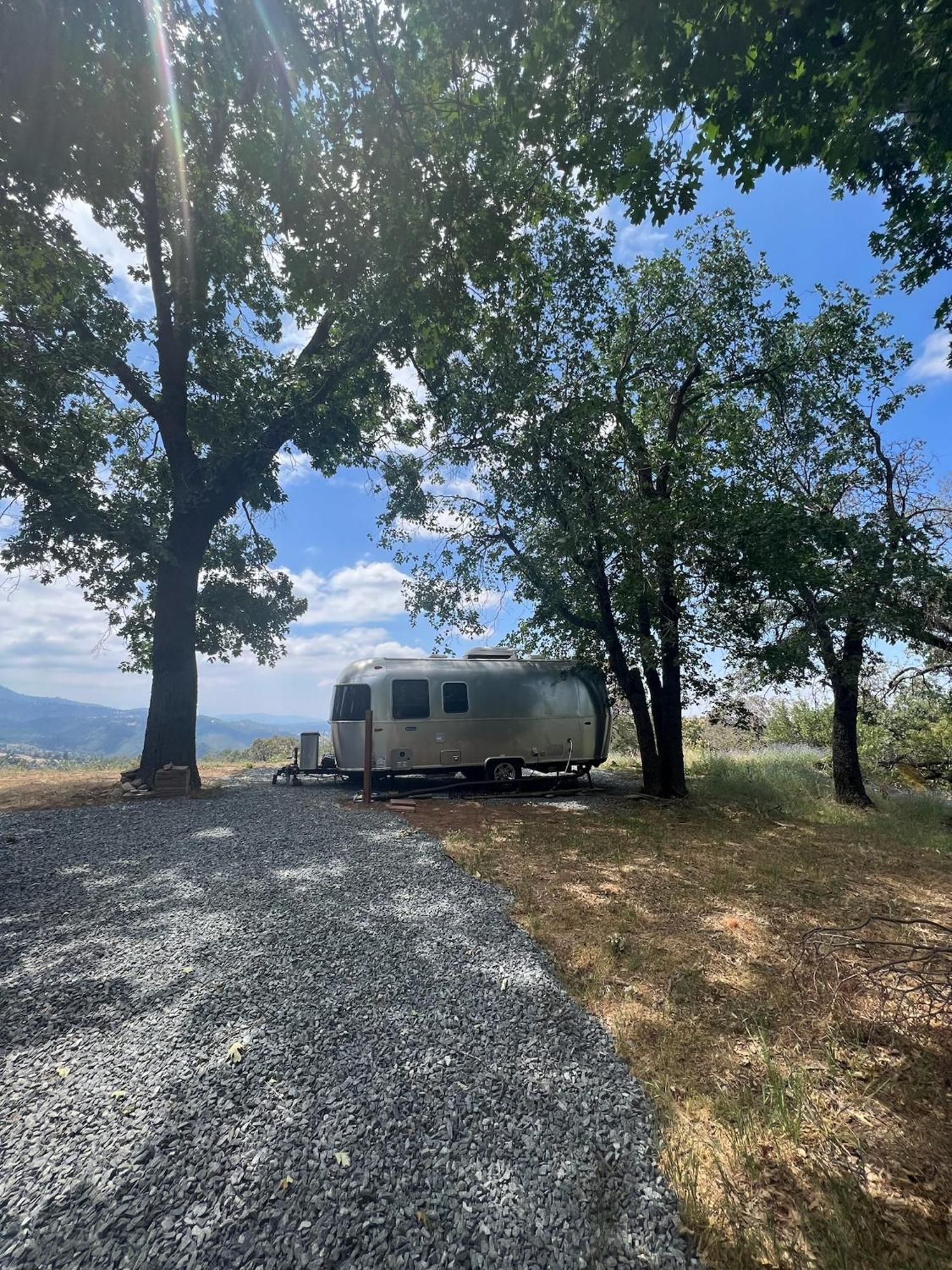 Modern Airstream With Amazing View - 10 To 15 Minutes From Kings Canyon National Park Dunlap Eksteriør billede
